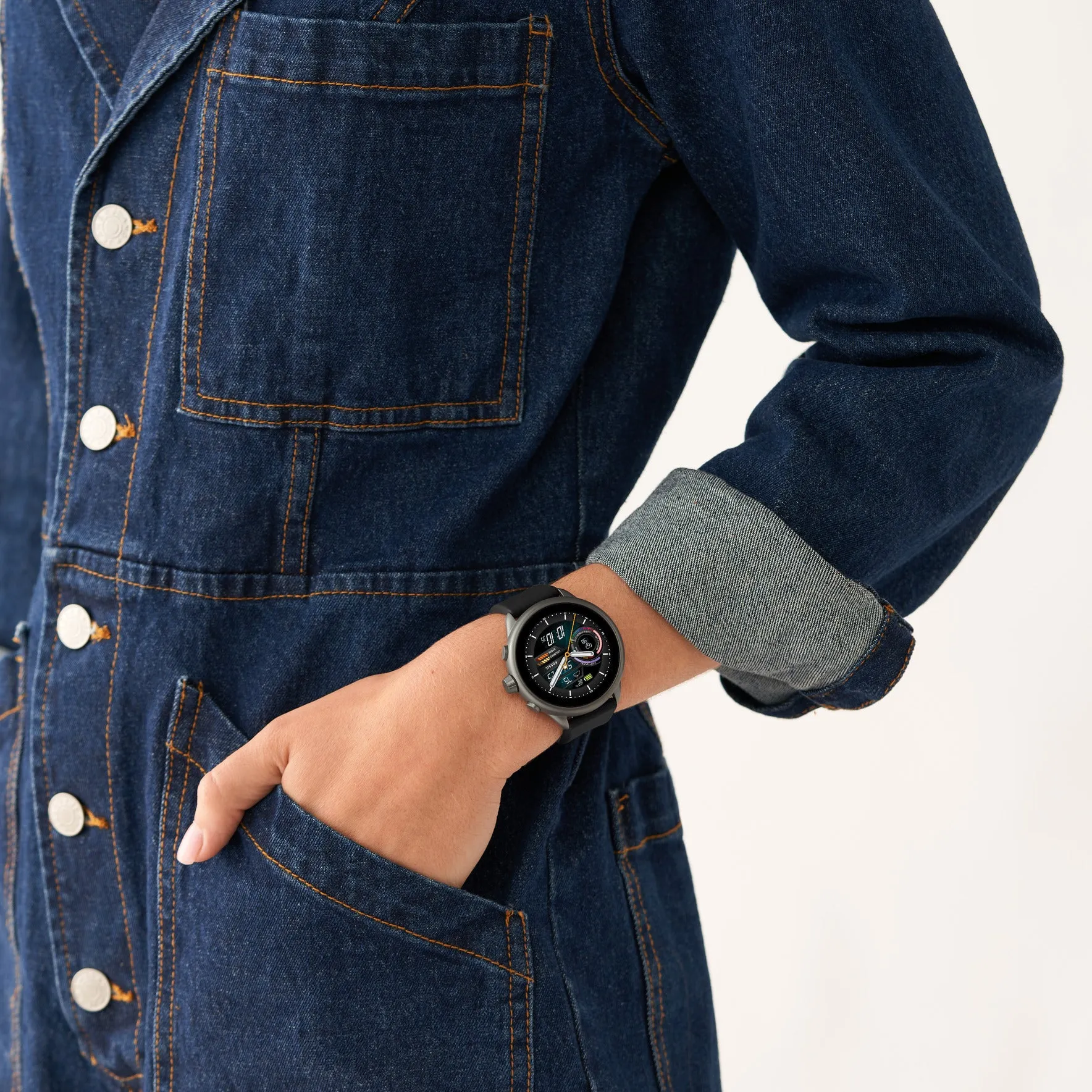 Gen 6 Wellness Edition Smartwatch Black Silicone and Interchangeable Strap and Bumper Set