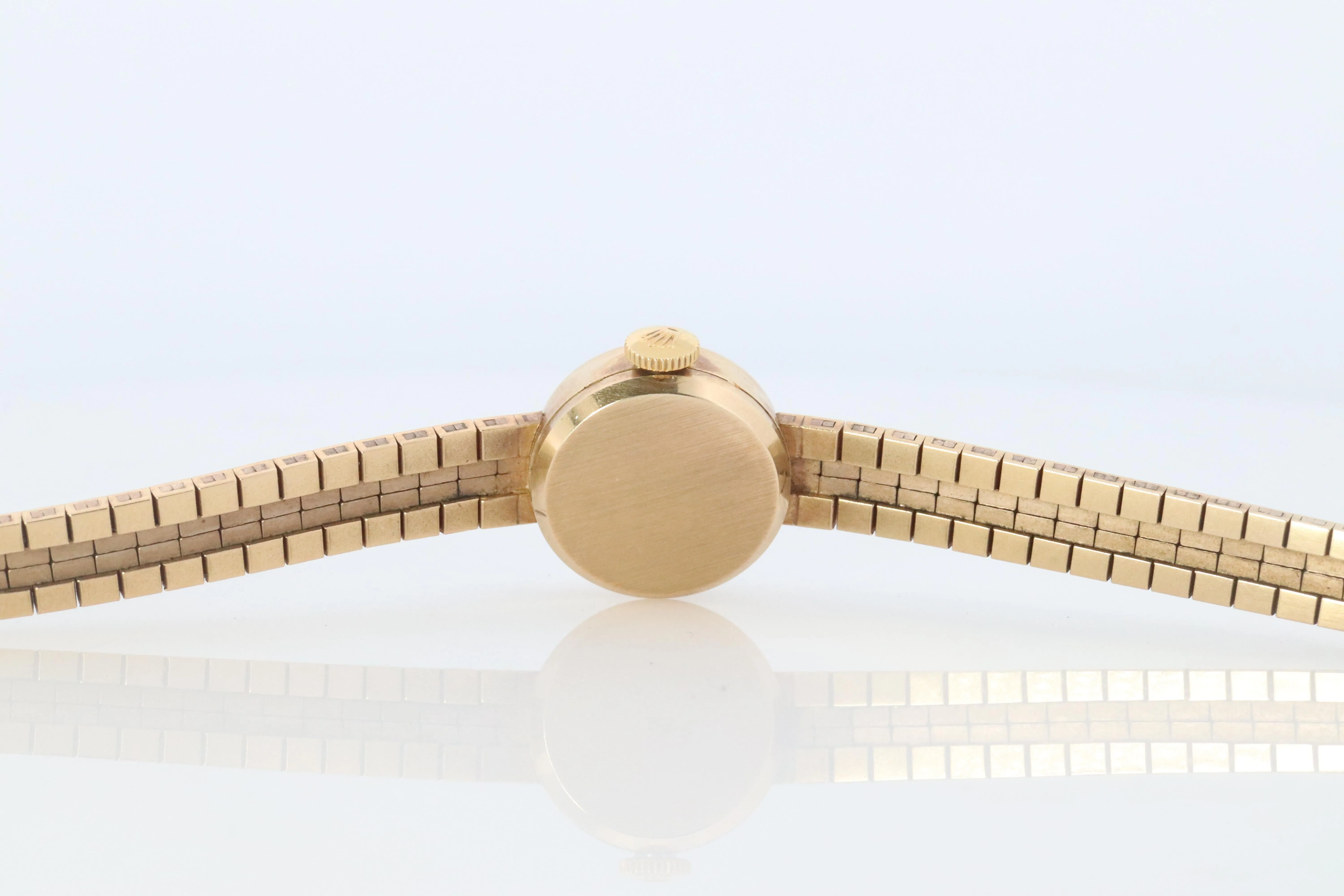 Genuine Rolex Watch. 9k YG Ladies Rolex Mechanical Windup Watch.