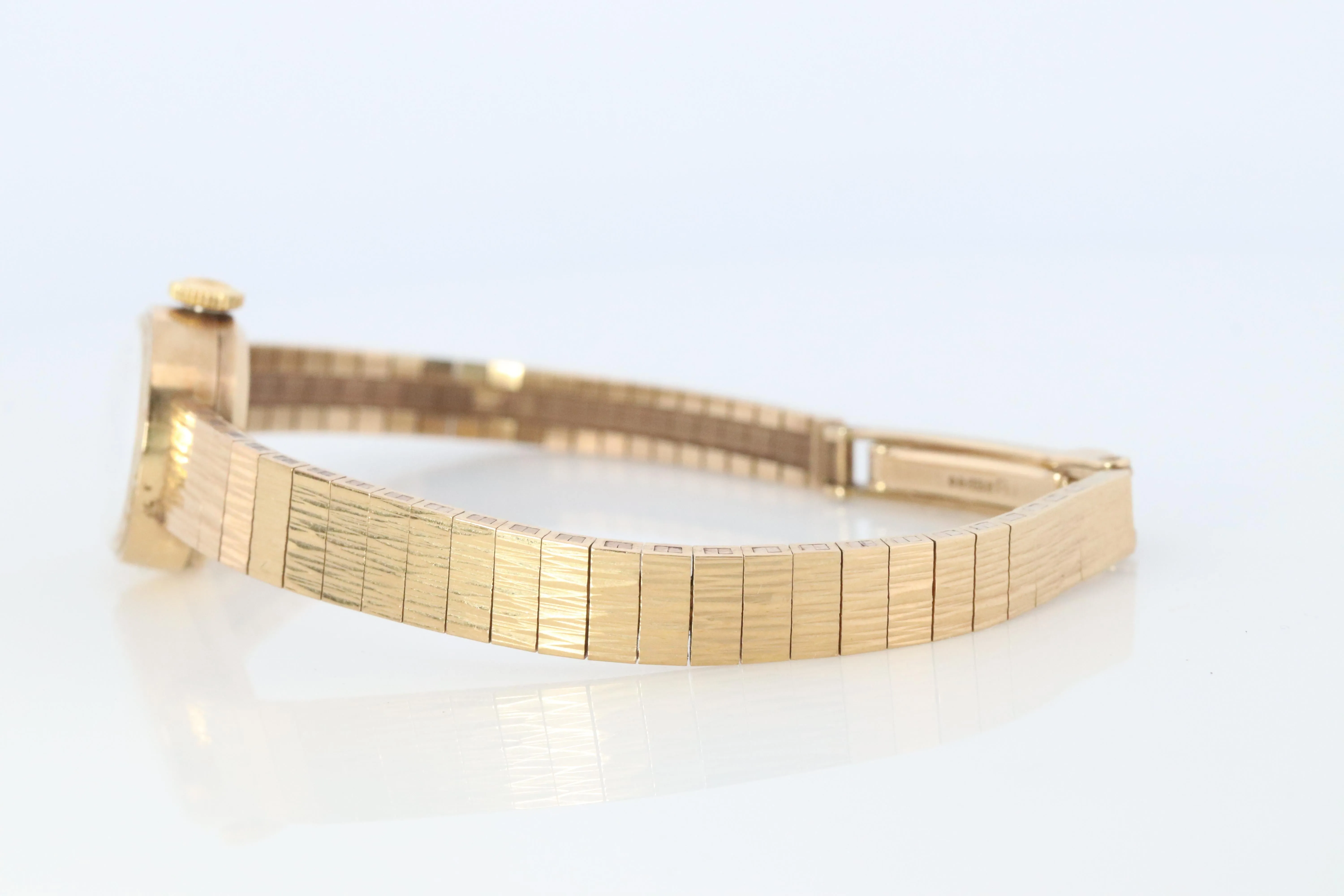 Genuine Rolex Watch. 9k YG Ladies Rolex Mechanical Windup Watch.