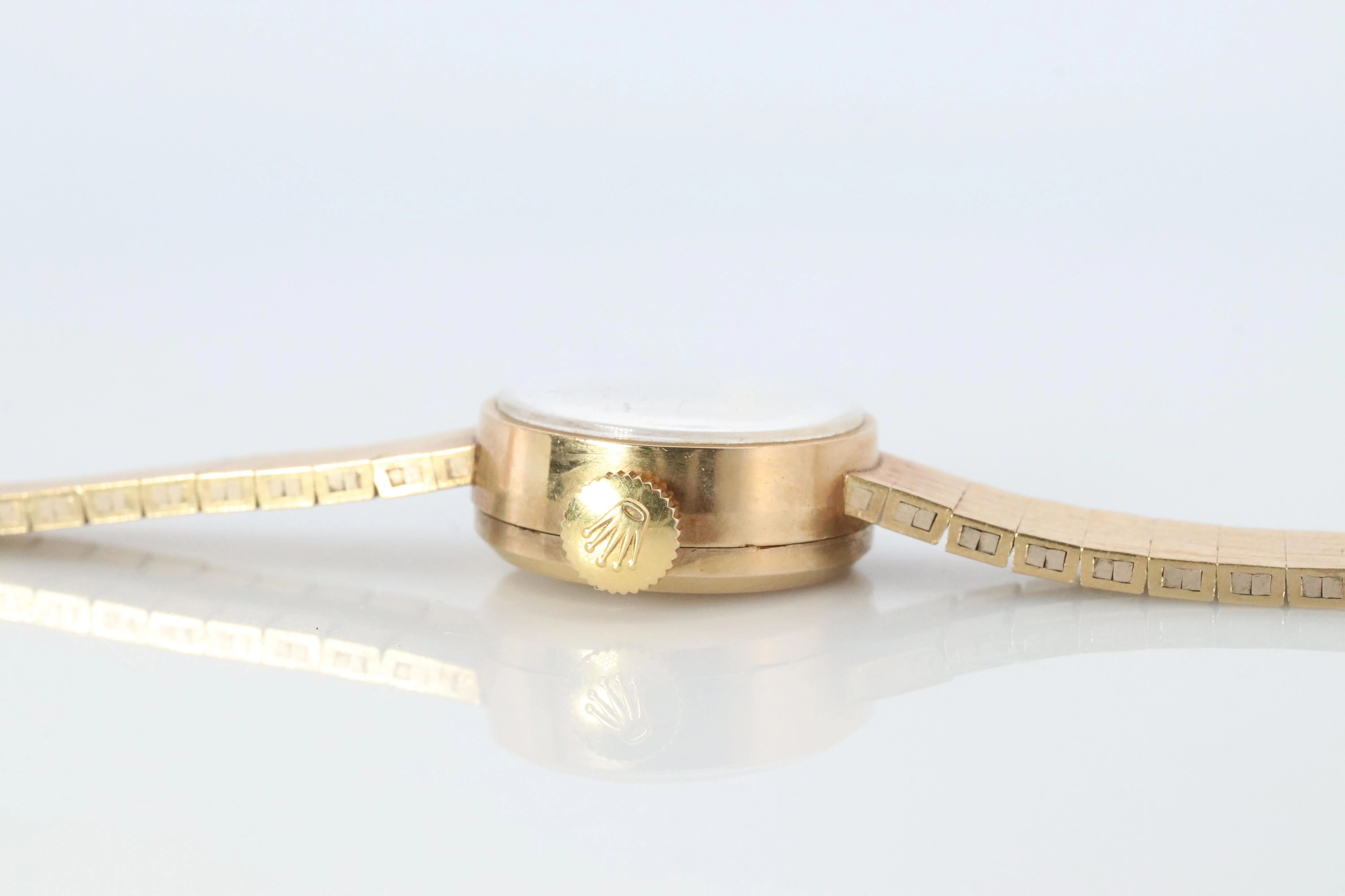Genuine Rolex Watch. 9k YG Ladies Rolex Mechanical Windup Watch.