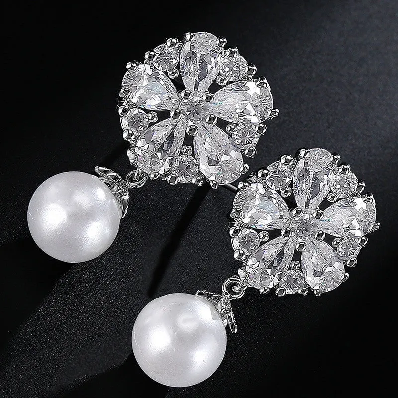 Gorgeous Design Pear Cluster Flower Shape Hang Imitation Pearl Top Quality Cubic Zirconia Bridal Dangle Earring