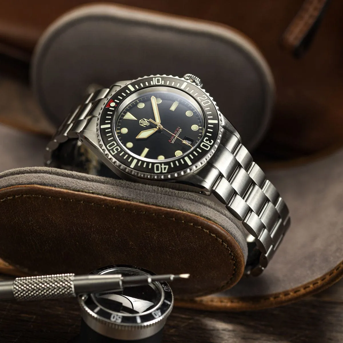 NTH Amphion Dive Watch - Vintage Gilt - Date - LIKE NEW