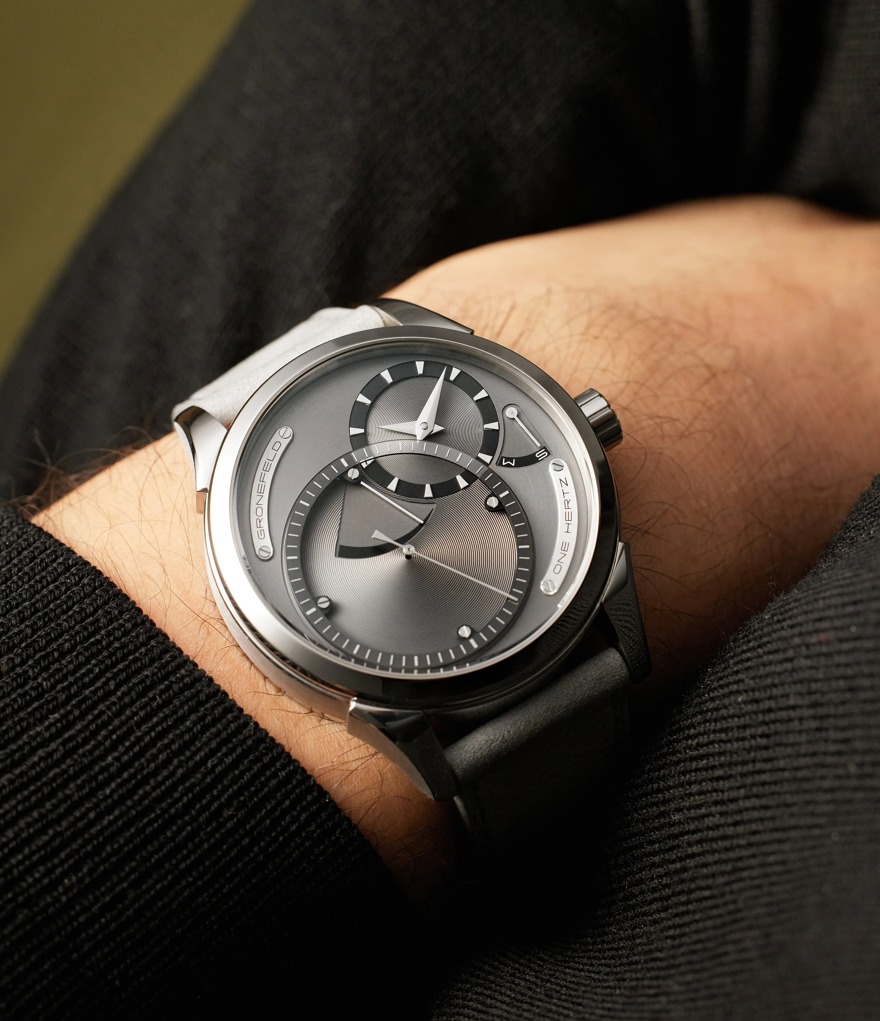 One Hertz 1912 | Stainless Steel