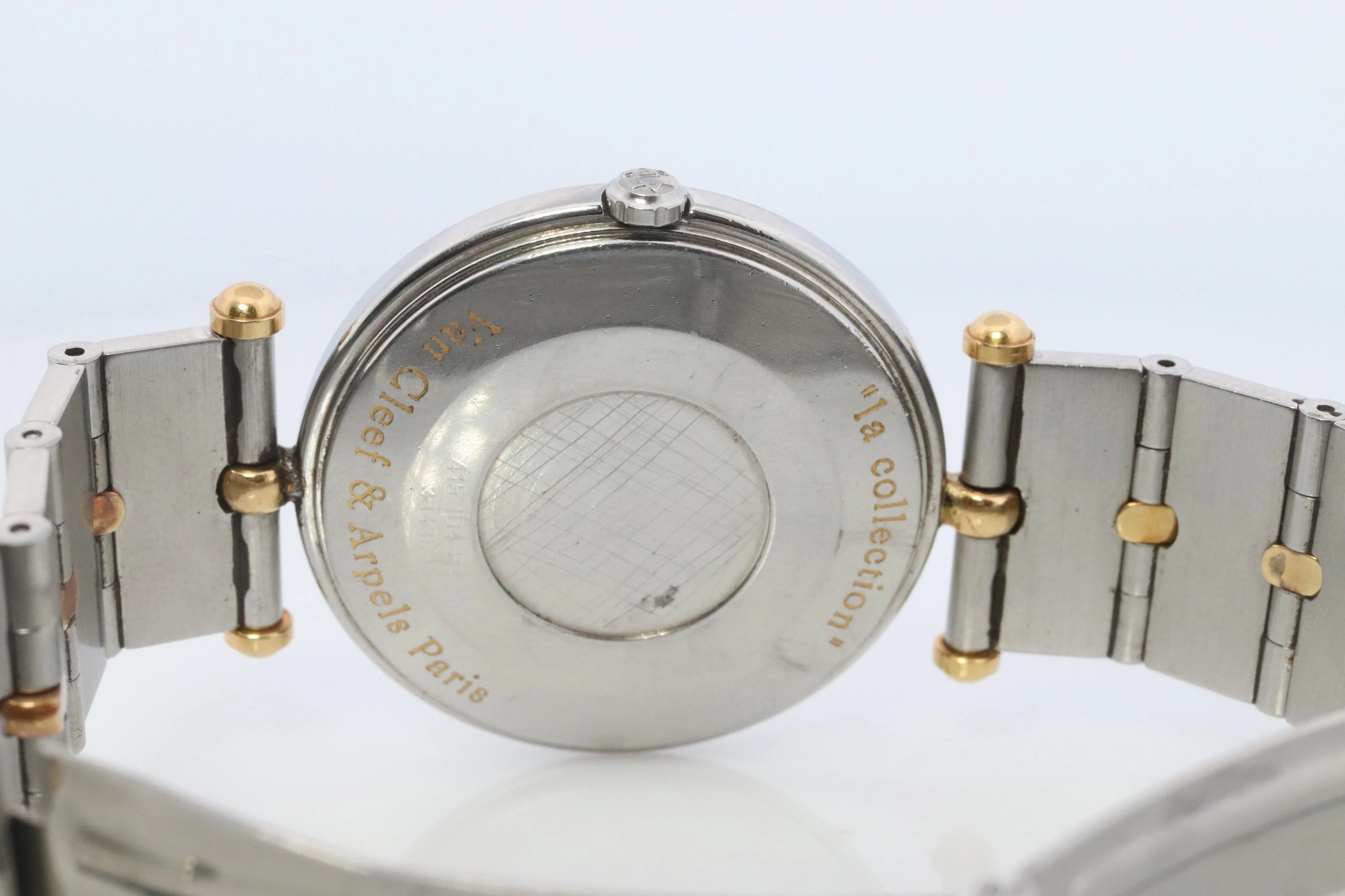 Van Cleef and Arpels 416 604 B4 watch. La Collection 18k SS Round 32mm Watch