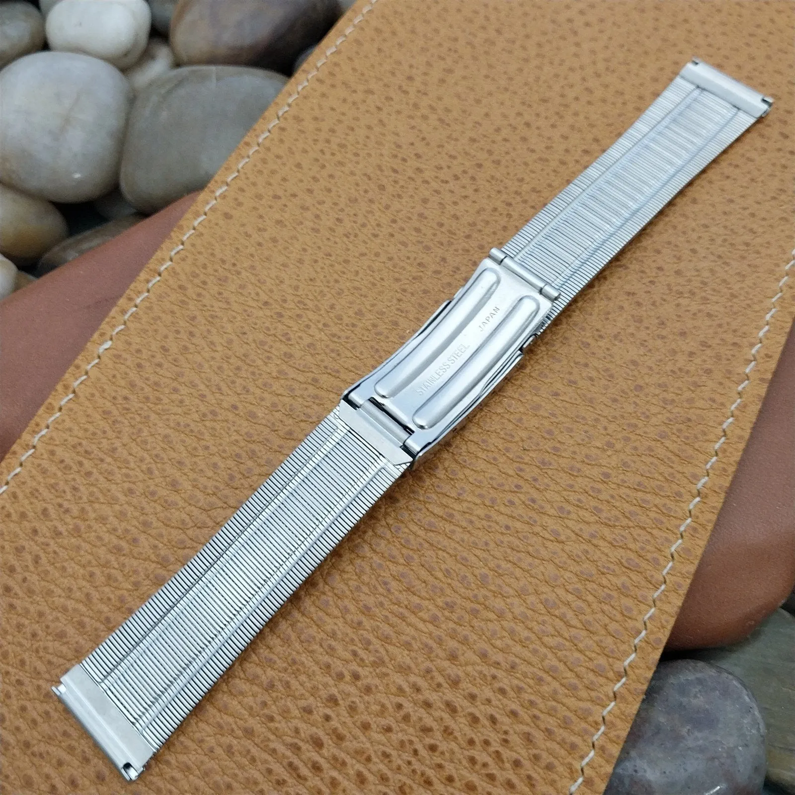 Vintage 19mm Stainless Steel Bear lcd led 1970s Unused Classic Watch Band